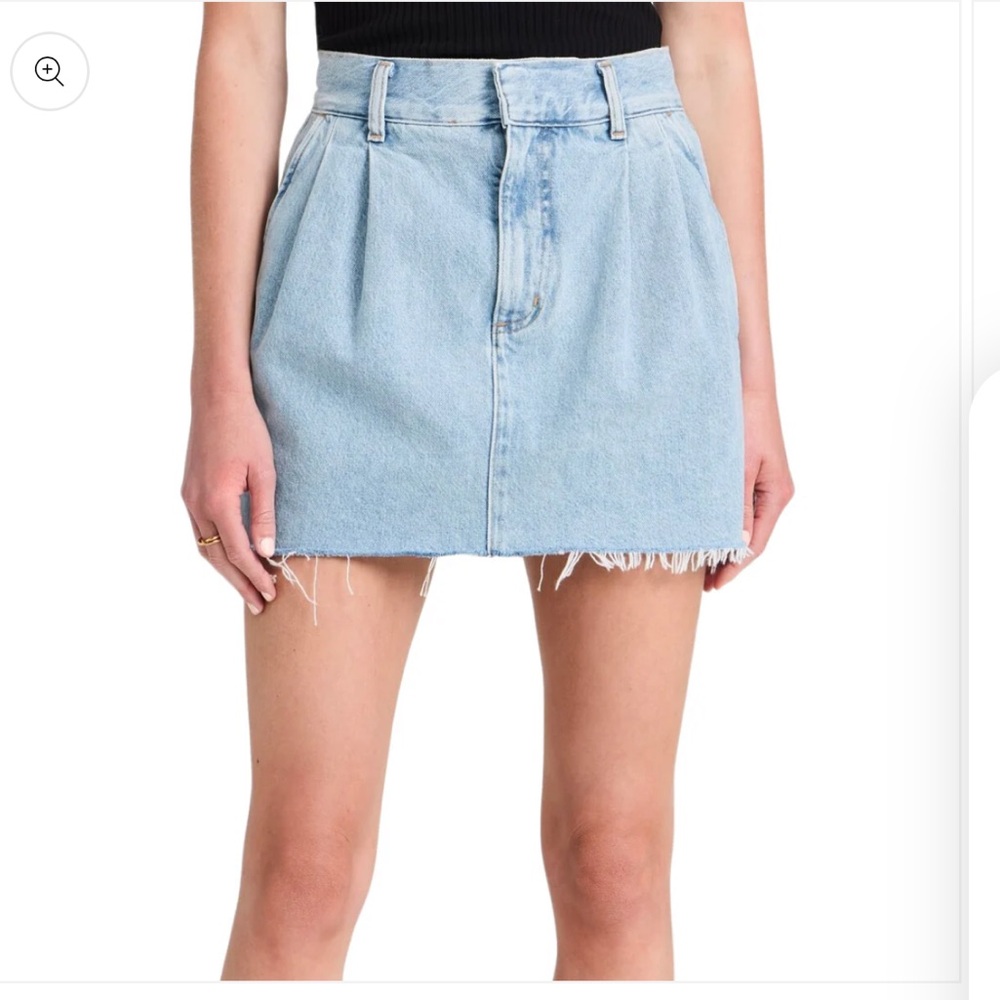 NWT Agolde Becker Light Blue Distressed Mini Skirt
Size 27